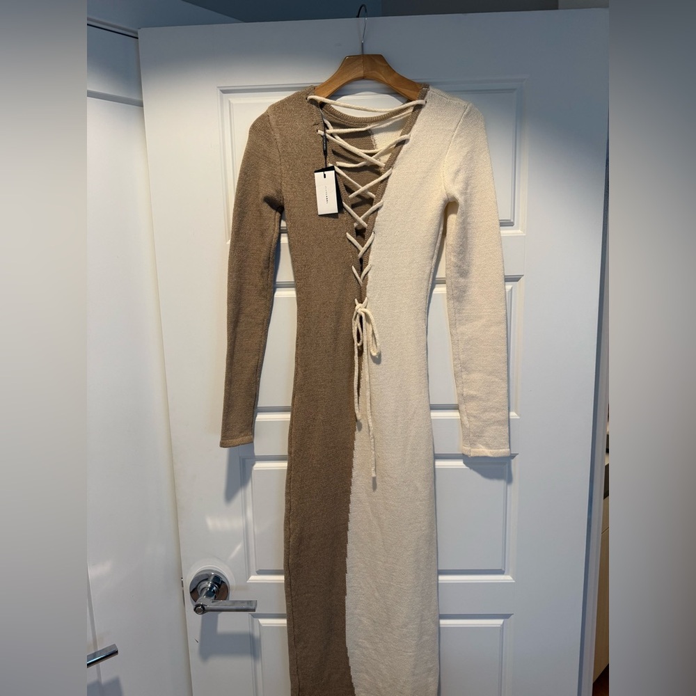 NEW!!! JLUXLABEL White and Taupe Long Sleeve Maxi Dress - Picture 5 of 5